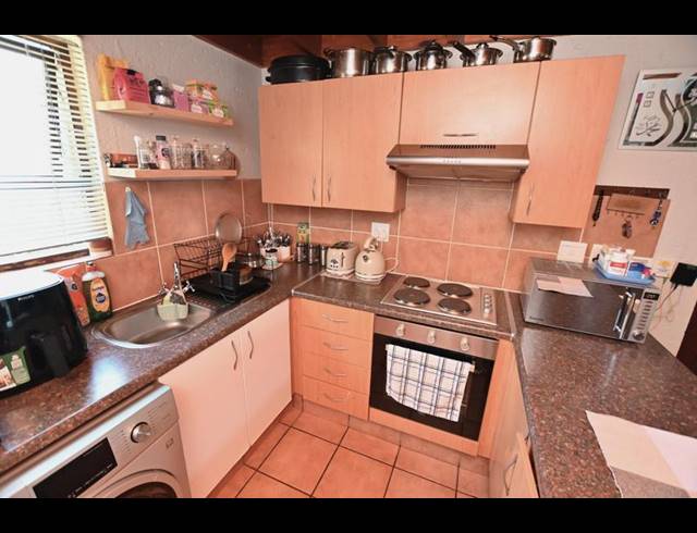 2 BEDROOM APARTMENT FOR SALE IN LONEHILL